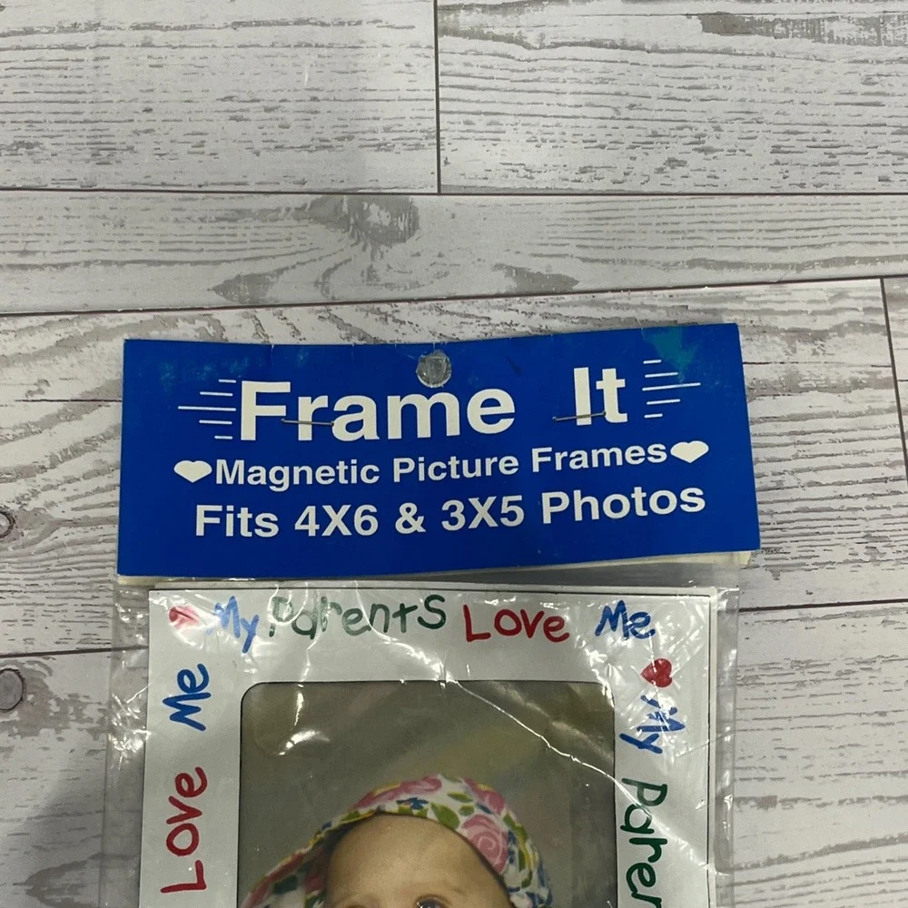 Frame It My Parents Love Me Magnetic Picture Frame Fits 4x6 3x5 Photos NEW